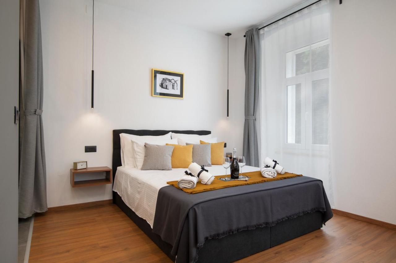 Deluxe Rooms And Apartments Korzo Pula Exterior photo