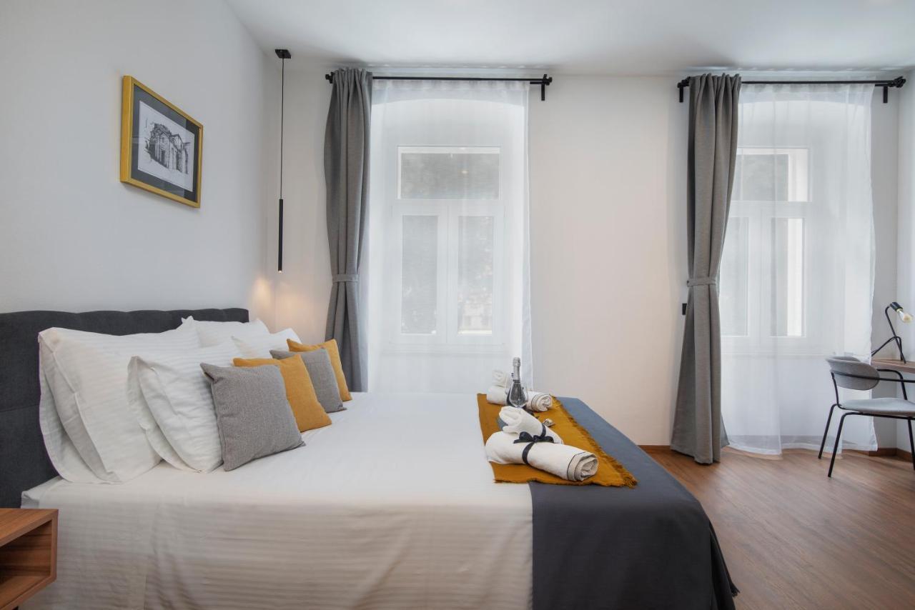 Deluxe Rooms And Apartments Korzo Pula Exterior photo